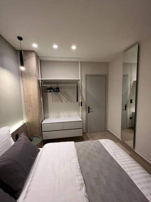 8 Blocks Apartments 2B أليكسانثيربوليس المظهر الخارجي الصورة