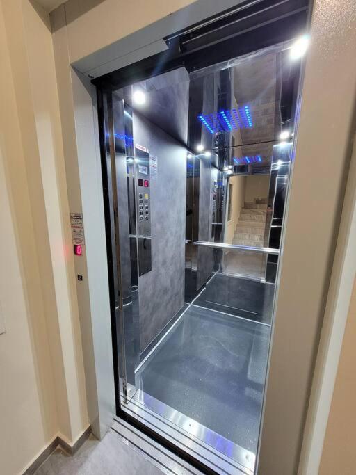8 Blocks Apartments 2B أليكسانثيربوليس المظهر الخارجي الصورة